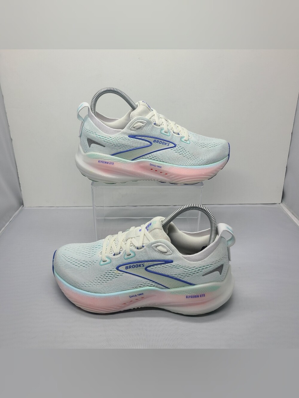 Brooks Glycerin 22, White/Limpet Shell/Amparo Blue, women Size 6.5